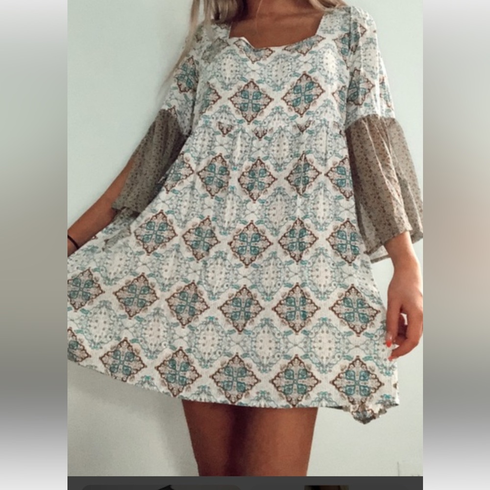 Umgee Women's Bohemian 3/4 Length Sleeve Tie Back Blouse Size Small